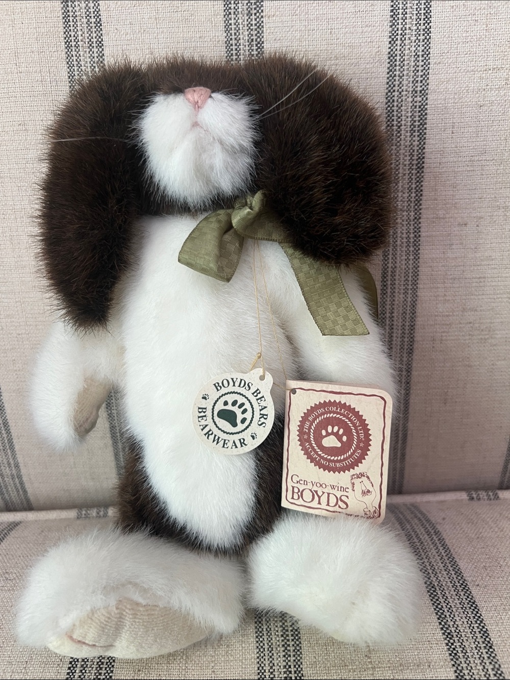 Boyds Plush Rabbit with Olive Green Bow “Maxie Q Lightfoot”